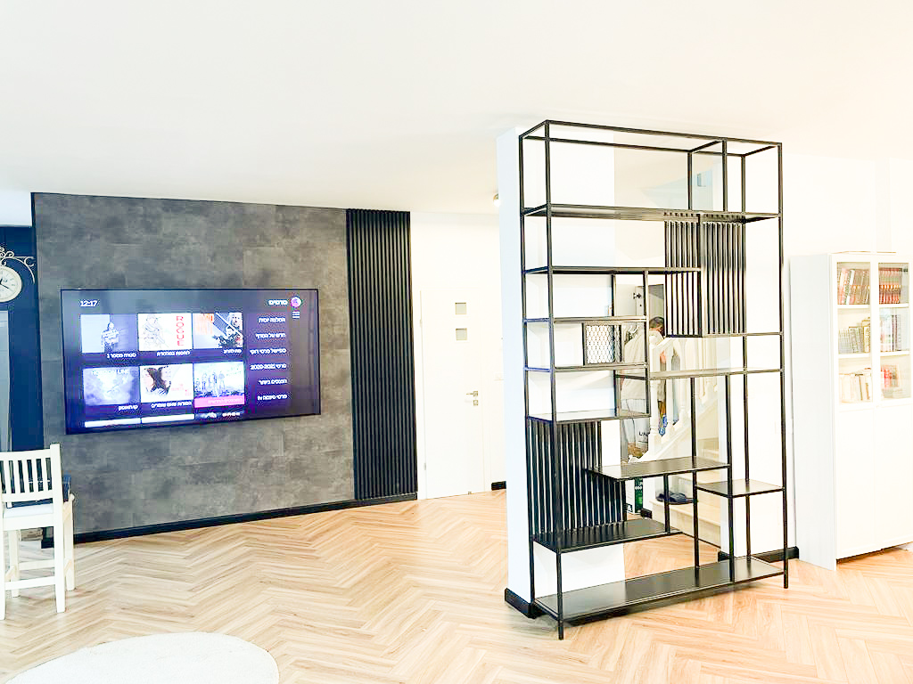 ספריית ברזל בעיצוב אישי